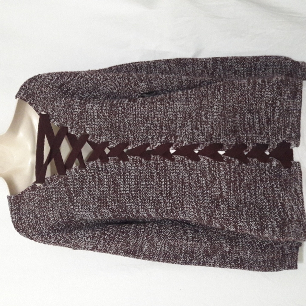 SO Sweater Women Size XL V-neck  Pullover Brown White Lace Up Back Acdem…